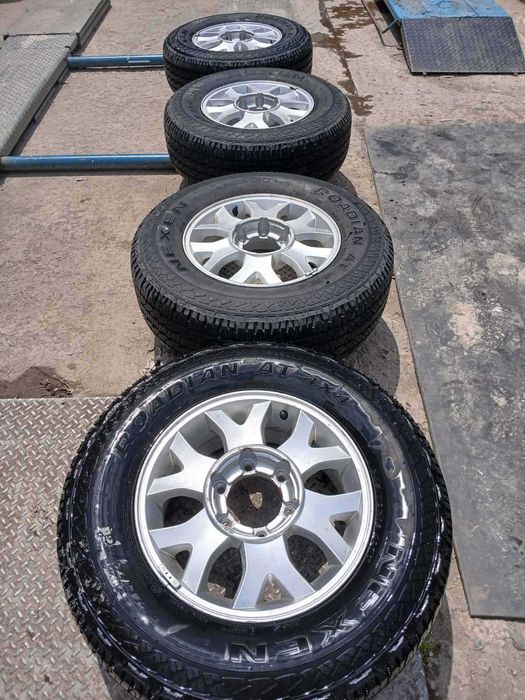 Продавам 4 броя гуми с джанти Nexen Roadian AT 4x4 (245/70 R16)