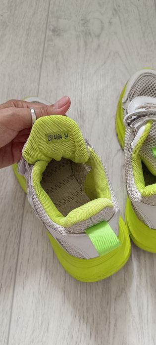 Кроссовки летние