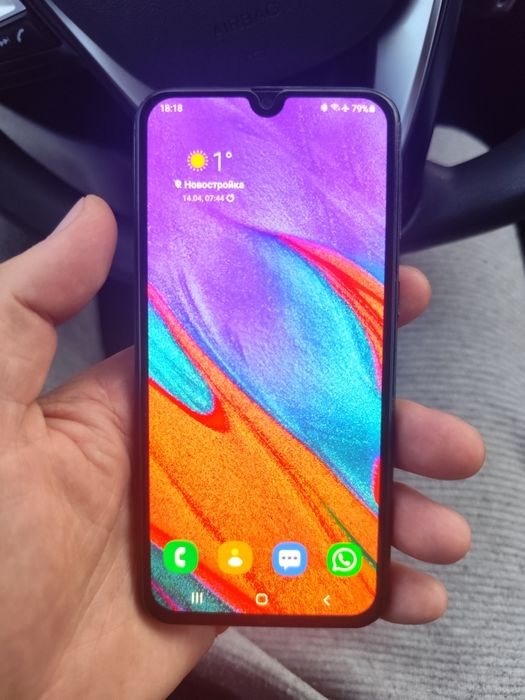 Продам Samsung A40 4/64gb