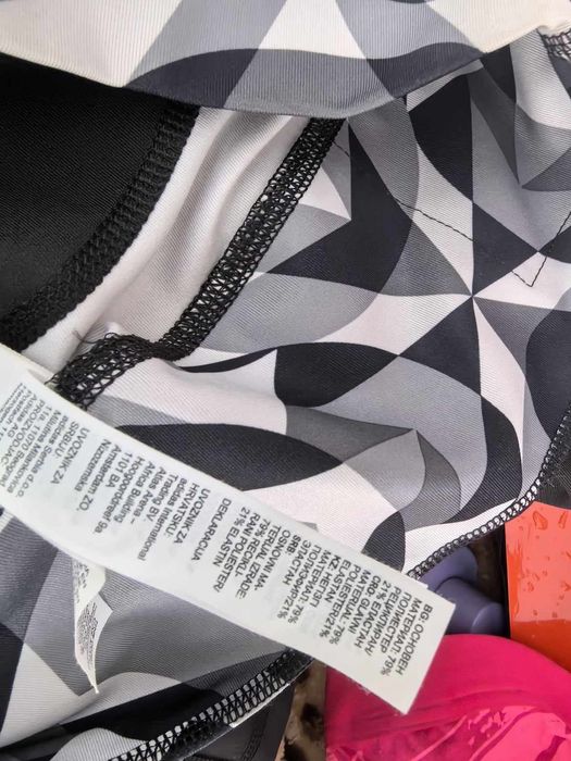 Adidas оригинален дамски клин Л размер нов