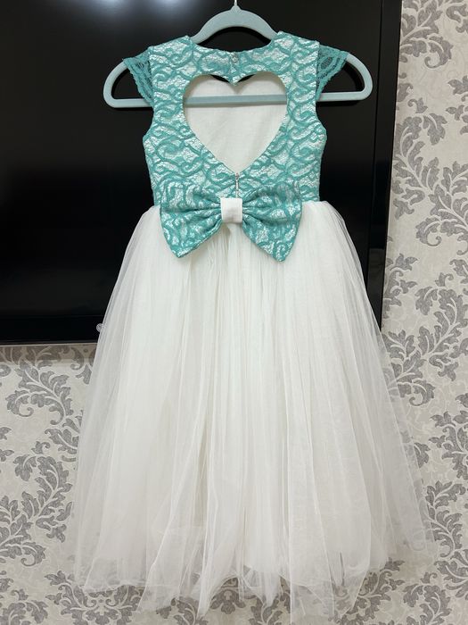 Продам платье на вырускной для девочки