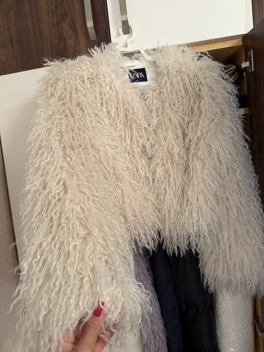 Палто с косъм лама Zara