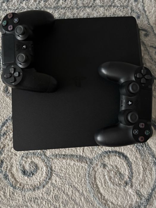 Плэйстейшен 4 слим