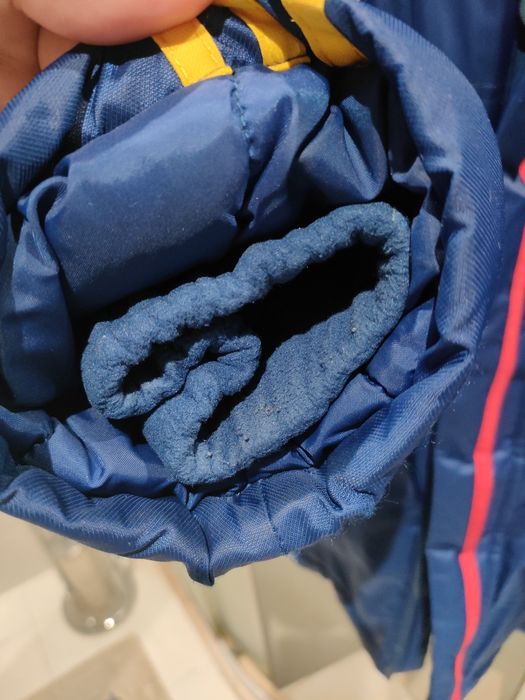 Продавам дебела зимна парка на Испания