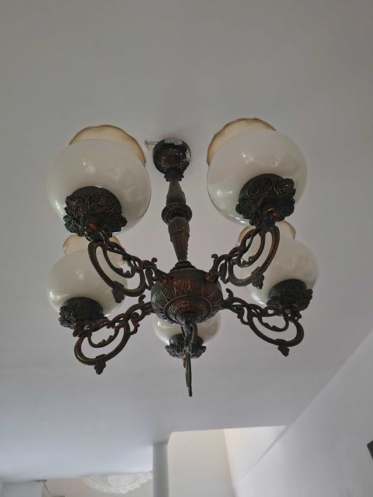 Старинен  метален Античен полилей