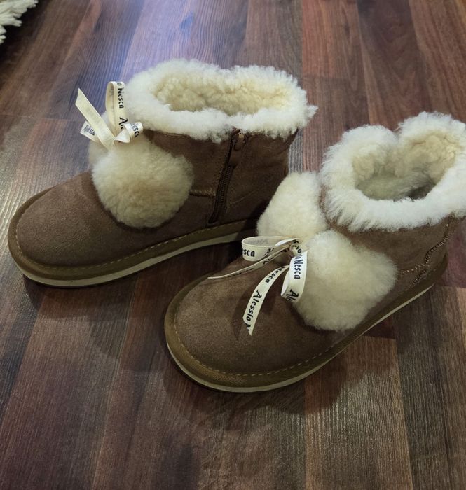 Продам детскую обувь