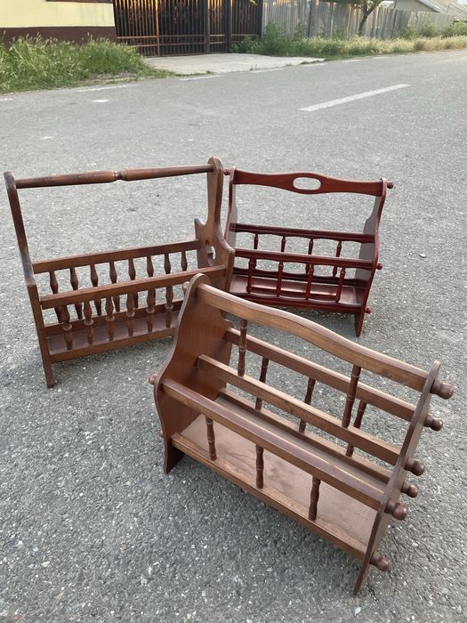 Suport din lemn pentru reviste