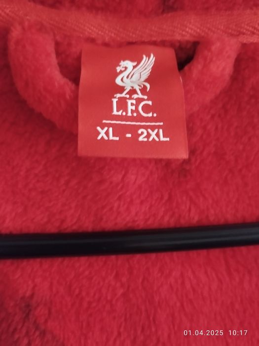 Продавам фен артикули на Ливърпул