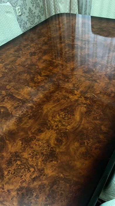 Продам Стол и стулья