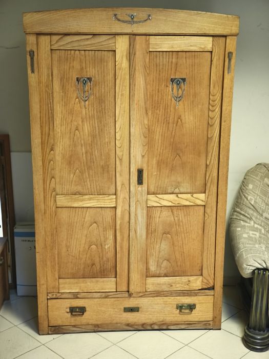 Старинен гардероб