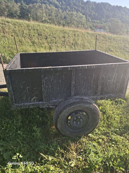 Vand remorcuta ,750 kg . In stare buna (trebuie inscrisa)