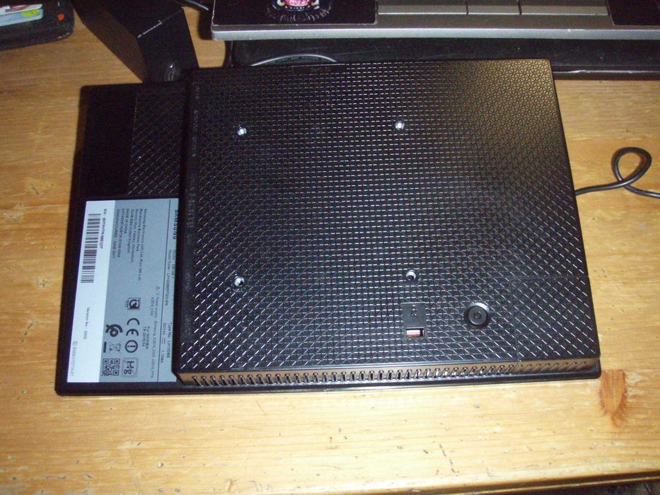 Monitor cu touchscreen, lan si wifi 10" Samsung DB10E-T