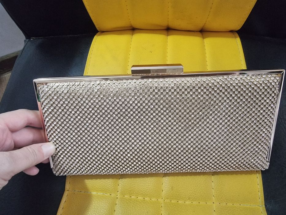 Кошелёк клатч с биркам 2 марта тойга такканман лекин янги турипти бирк