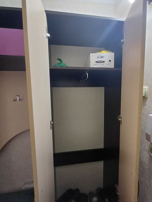 Продам прихожий шкаф