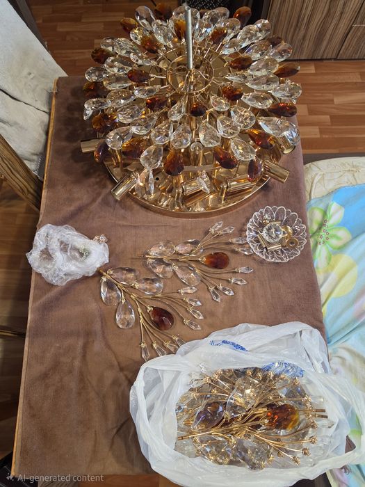 Люстра позолоченое