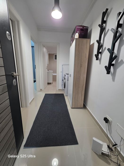 Inchiriez Apartament Militari Resindent .