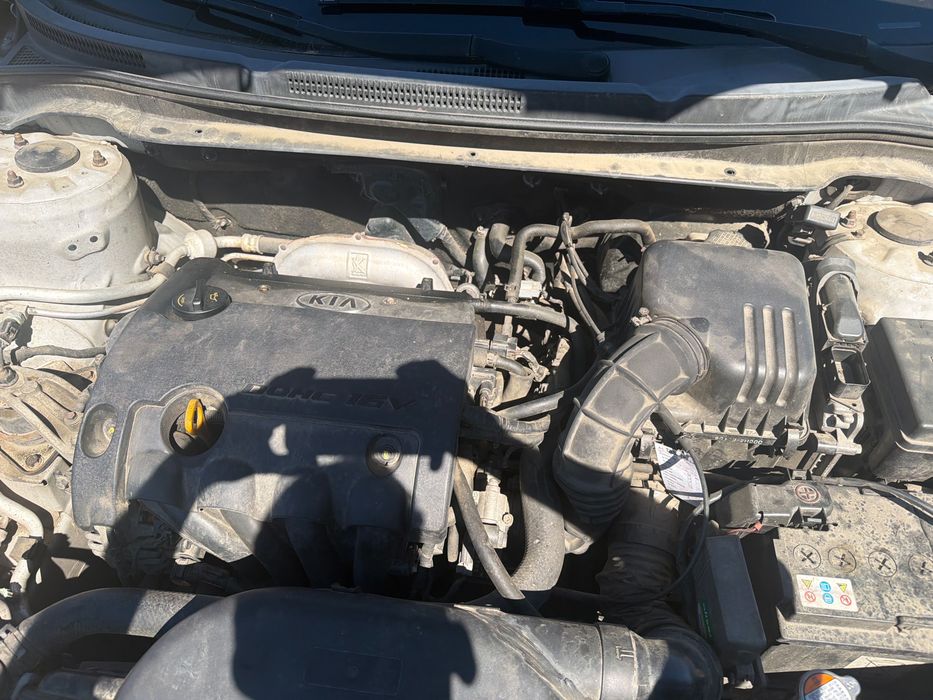 Dezmembrez Kia ceed 2009 1.6 benzină