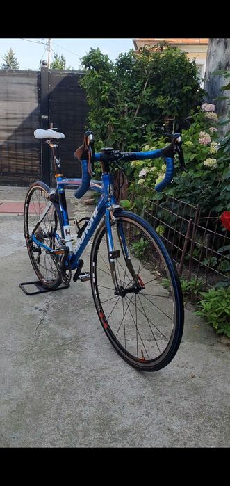 Cursiera Bianchi  , este o bicicletă îngrijită!