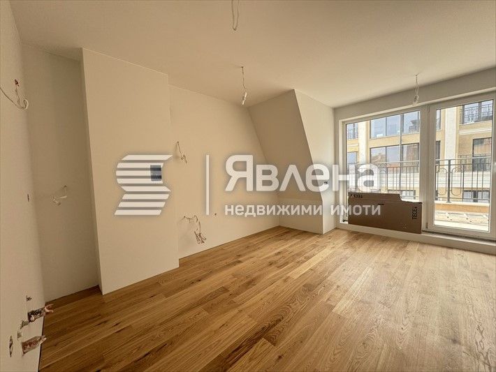 Продава се Тристаен апартамент в София, Център - 132 кв.м за 2917 €/кв.м - Снимка #10