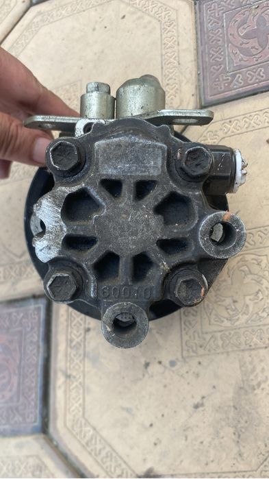 Гур насос тайота ланд крузер