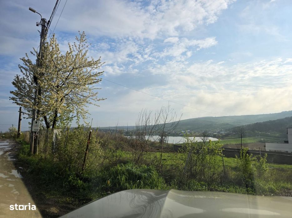 Teren intravilan Sorogari priveliste superba spre lac