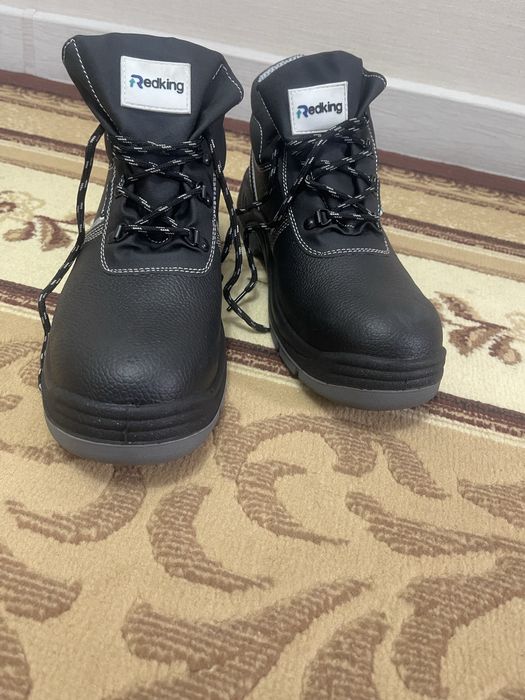 Продам рабочий ботинки 2 пар 44-45 размер