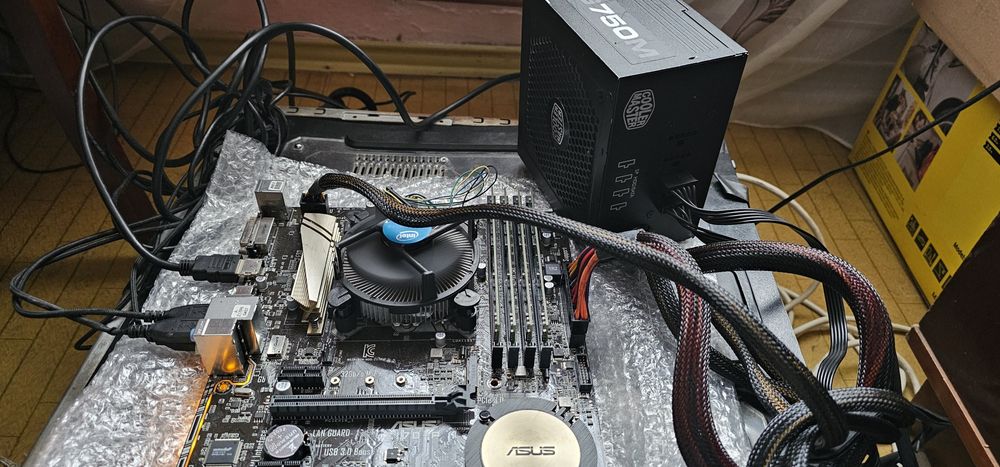 Sursa Cooler Master RS-750-AMAA-B1 - 750W la 260 ron