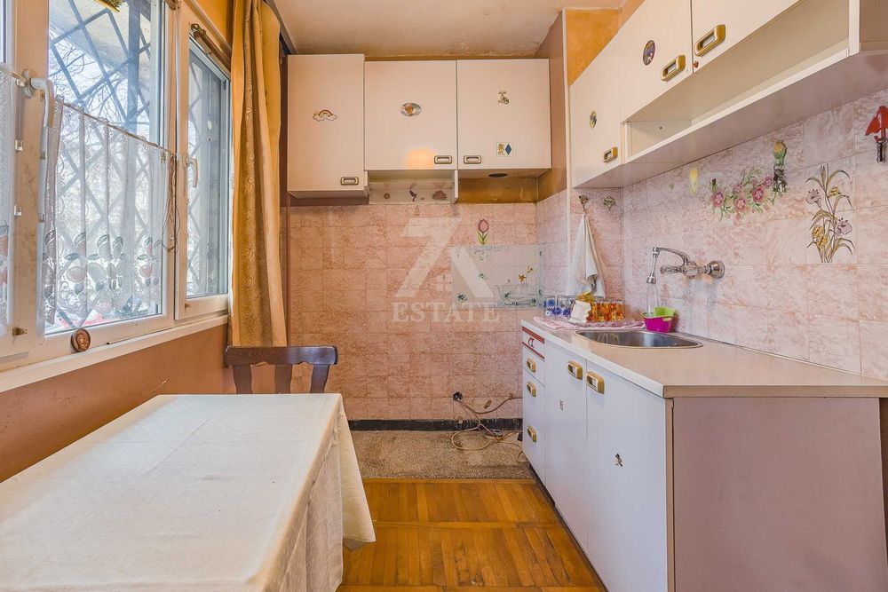 Продава 2- стаен апартамент в ж. кв. Борово- гр. София