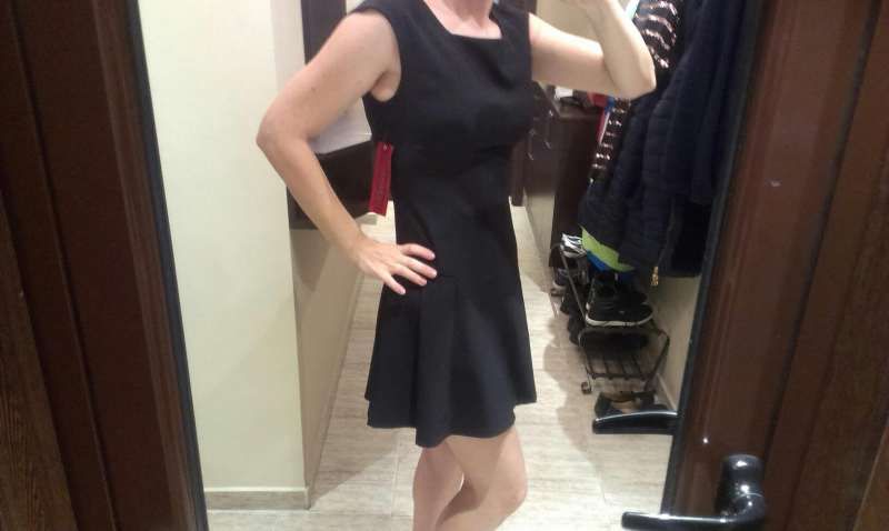 Нова с етикета, малка,стилна черна рокля и бял топ нови  ПОДАРЪК