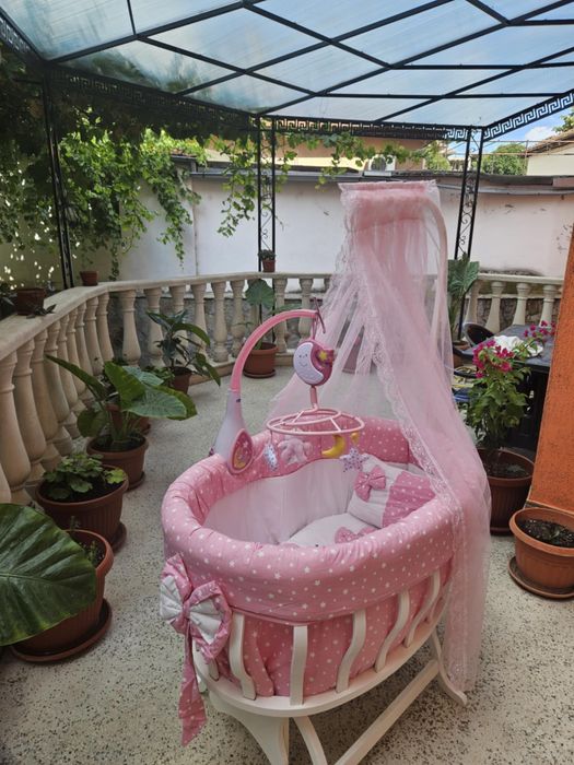 Бебешка люлка + музикална въртележка
