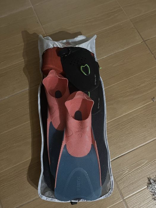 Продавам оборудване за плуване!!