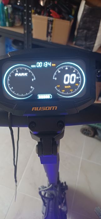 Trotineta electrica și motocros copii
