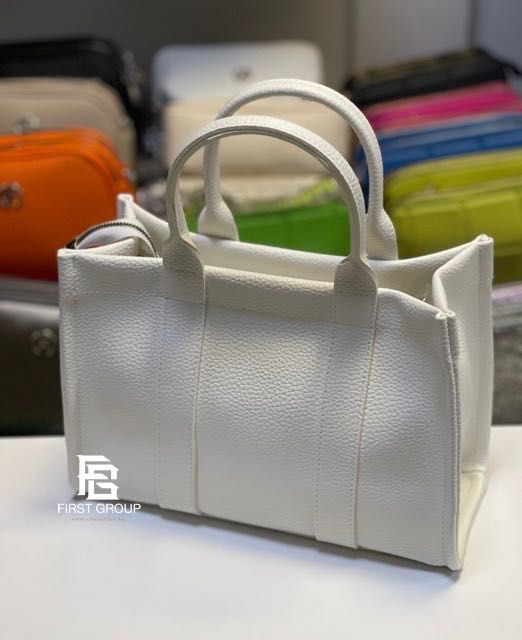 Кожена дамска чанта The Tote Bag с различни цветове