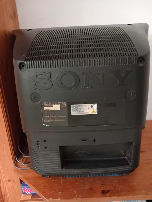 Телевизор Sony 25 инча,дистанционно с два панела