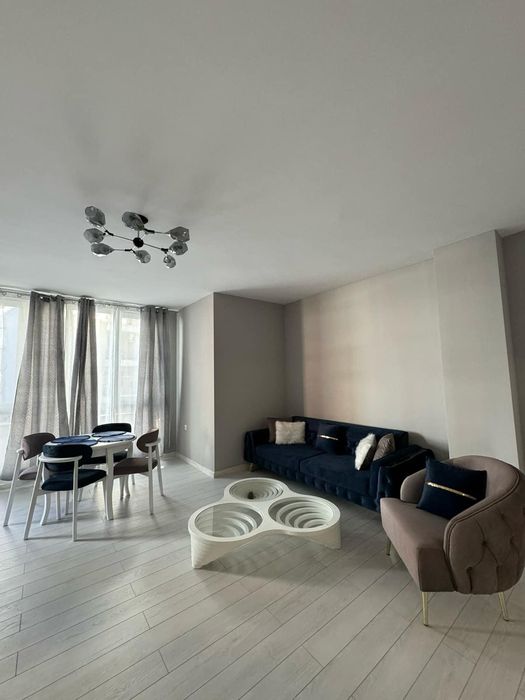 Дава се под наем Двустаен апартамент в Пловдив, Каменица 1 - 80 кв.м за 600 € - Снимка #1