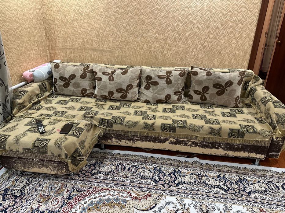 Продам диван в отличном состояний