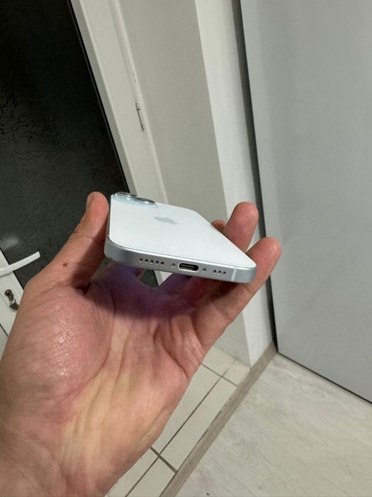 Iphone 15 white 128gb impecabil baterie 100%