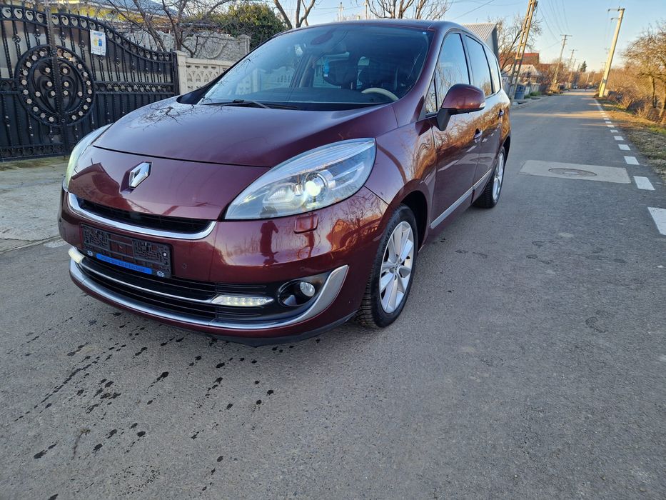Renault Grand Scenic 7 locuri Bose navi panoramic carlig Lane asist