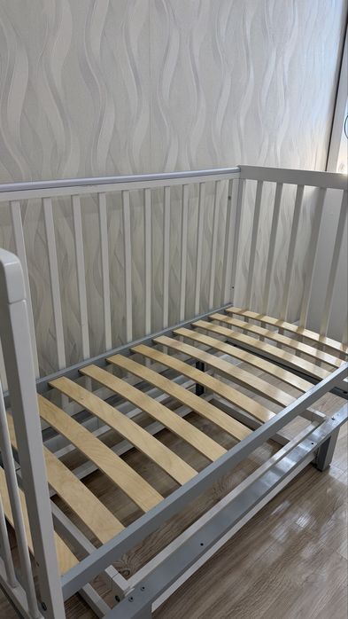 продам детскую кроватку