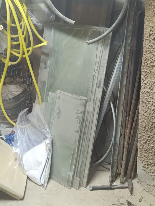 Продам стекло не битое