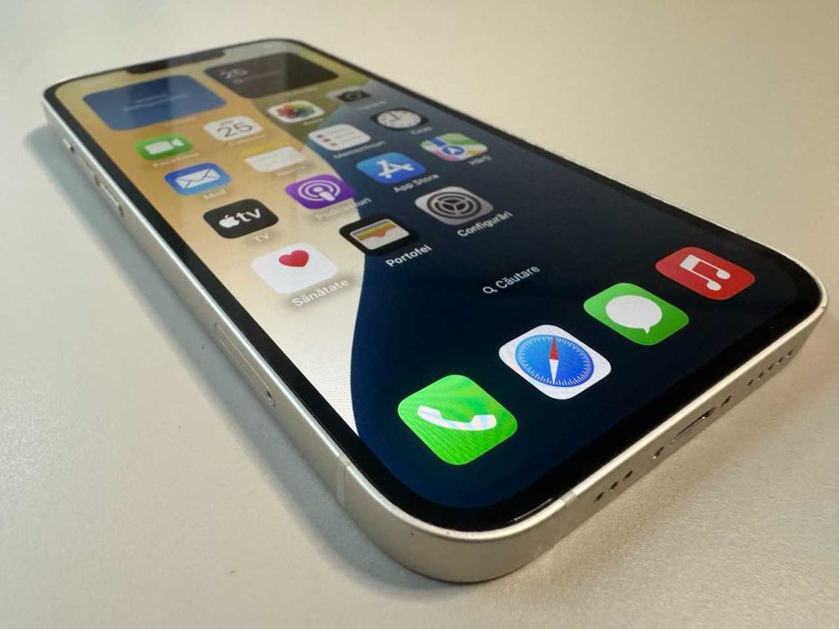  Apple / iPhone 13 128 Gb / Starlight