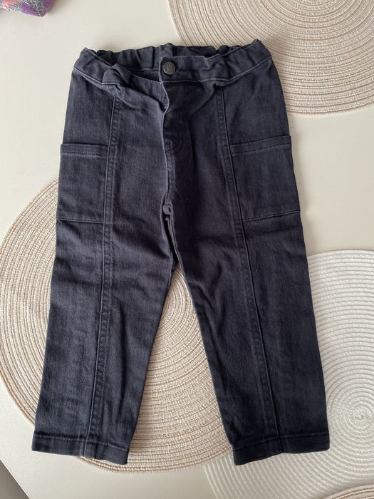 Set de haine pentru un băiat de 1,5–2 ani (18–24 luni) — mărci: H&M, Gap, SoCute, Muz