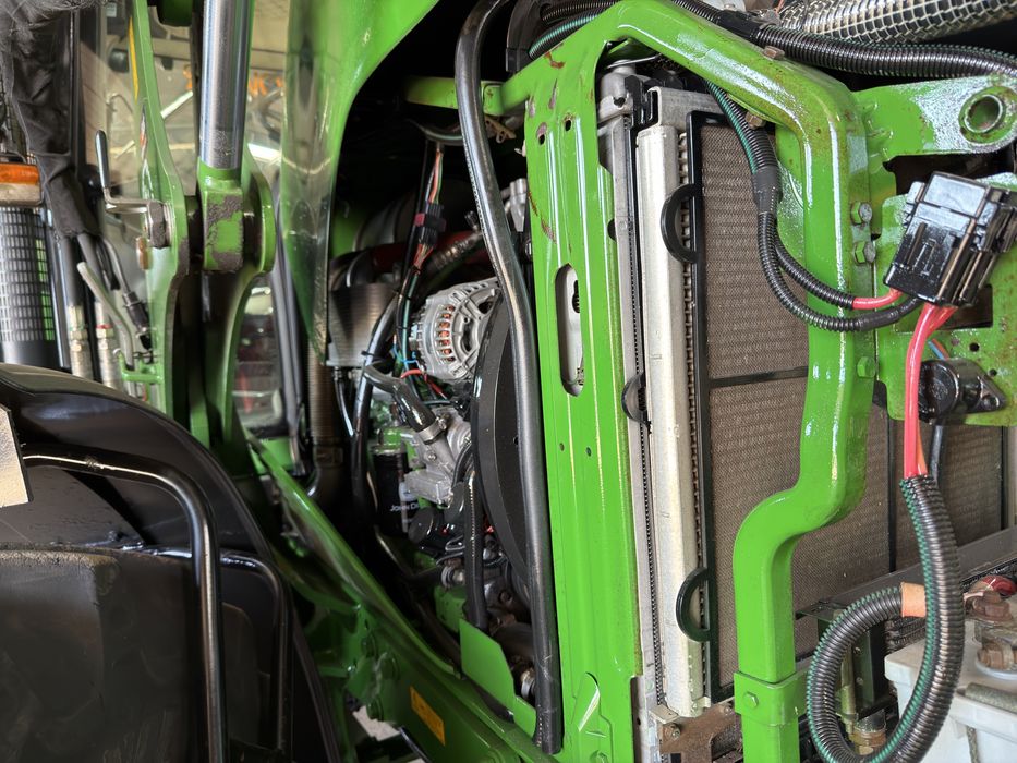 Tractor John Deere 6920 S Premium de 165 cp Incarcator Hauer VX 150 Case Claas New Holland Fendt Deutz John Deere 6930 6830