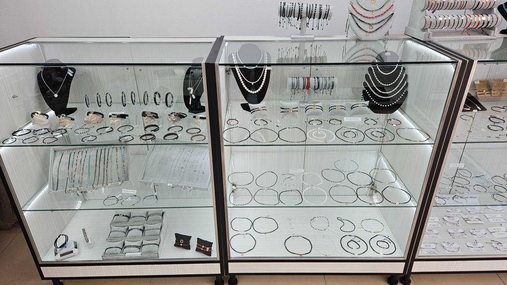 Vitrine bijuterii de vanzare