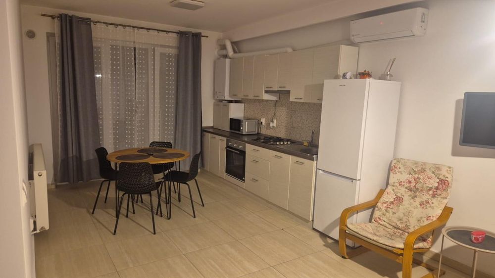 Inchiriez apartament regim hotelier