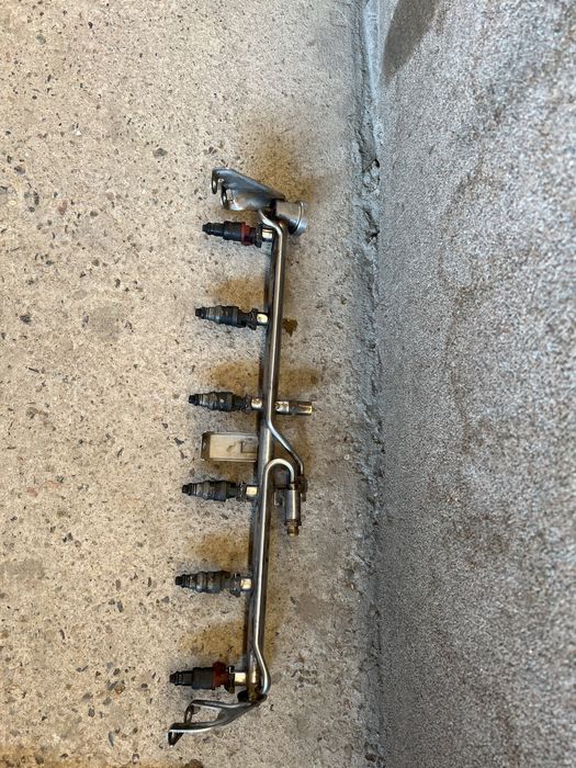 Продам на мерседес 124 Е2,8 ,3,2 форсунки