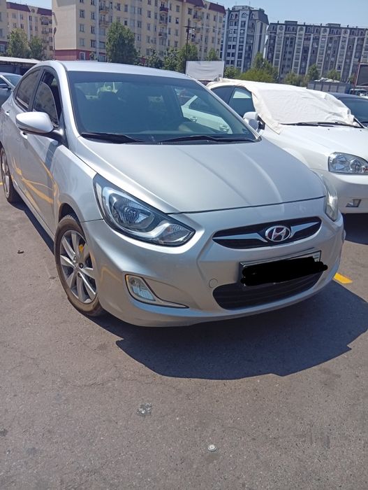 Hyundai acsent sotiladi 2012 yil
