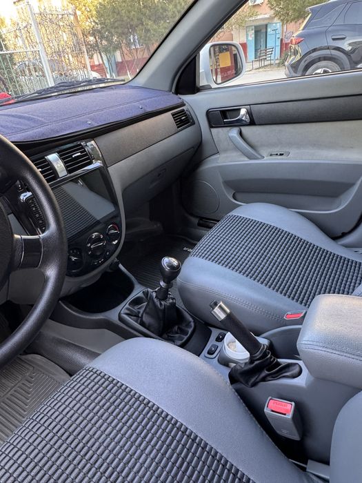 Chevrolet lacetti gentra optima sotiladi