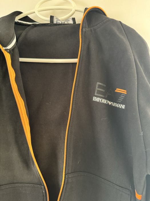 Спортен екип EA7