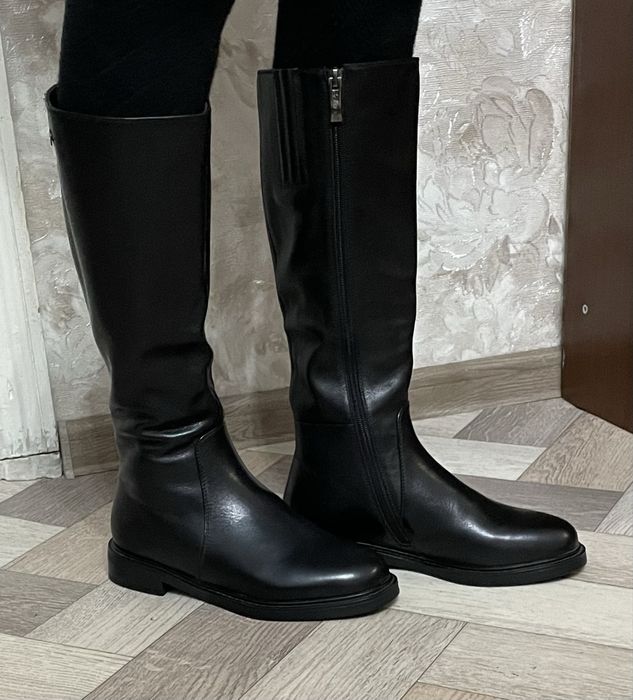 Продам сапоги женские.